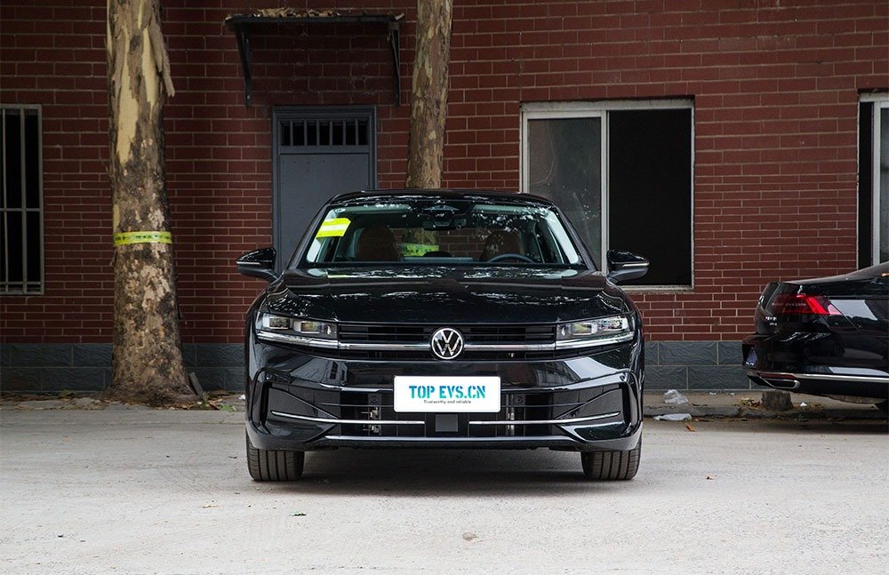 imgi_3_1_3(3) 2026 Volkswagen Magotan– China Export Vehicle | Chinese Electric Vehicle Canada - Image 1